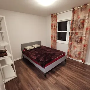 Apartment Beautiful 3 Bedroom House, Ottawa